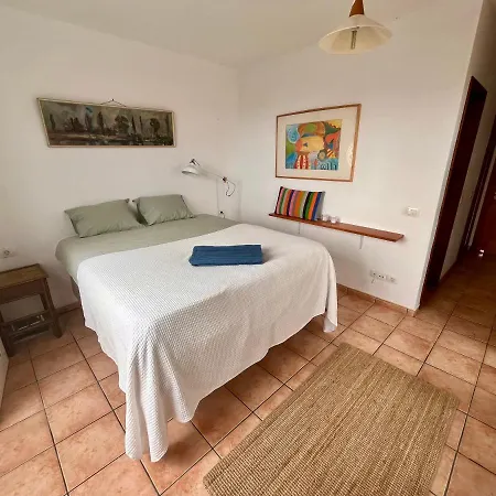 Integral 5 Coliving 住宿加早餐酒店 厄尔梅达诺